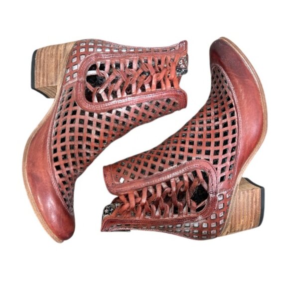 Freebird by Steve Madden Lazor Ankle Boots Size 7 Pre-Owned - Picture 1 of 7